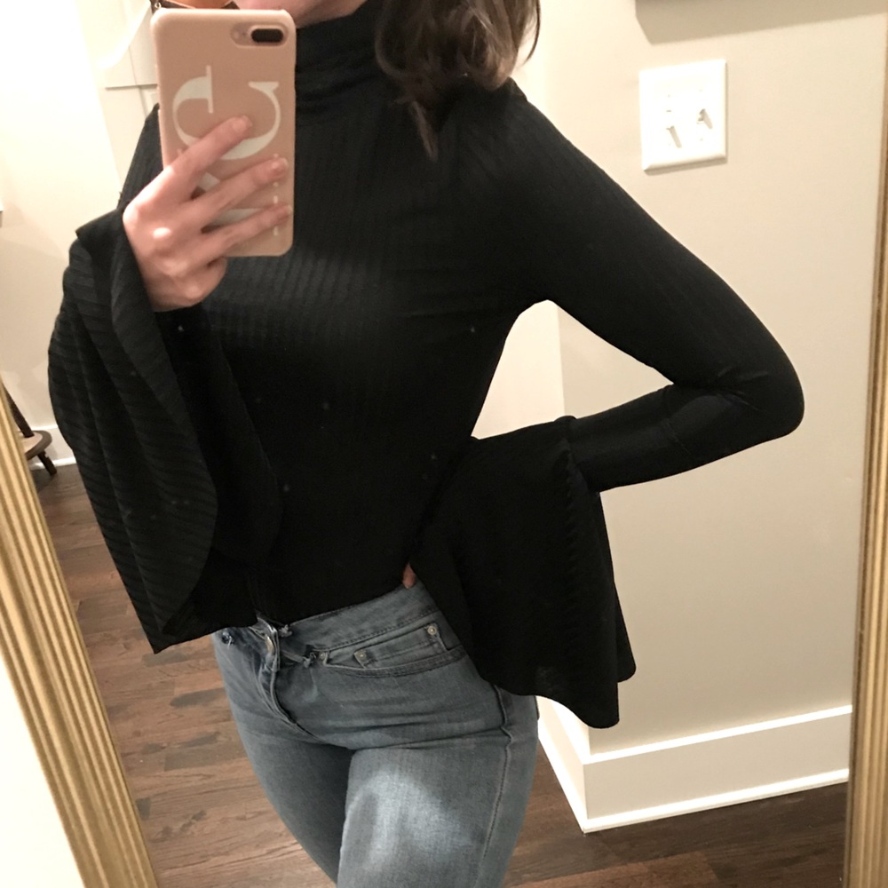 Bell bottom fitted shirt
